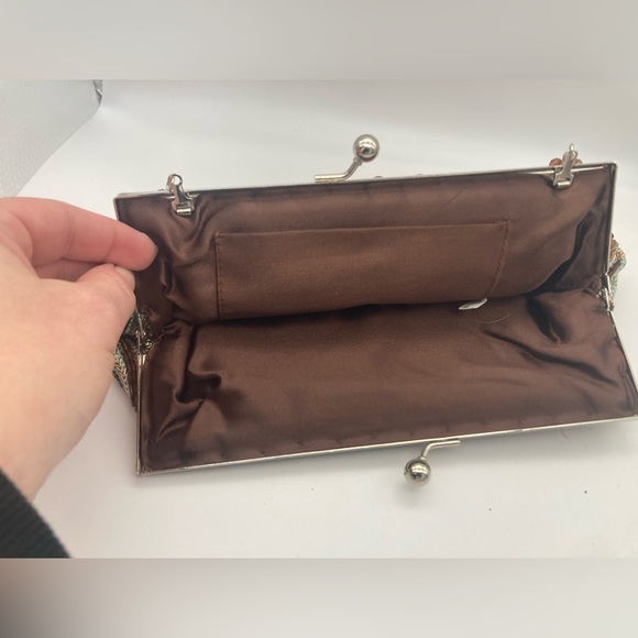 Clutch - Picture 2 of 2